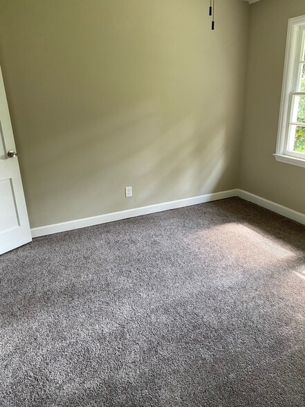 Building Photo - 844 Pierce Ave