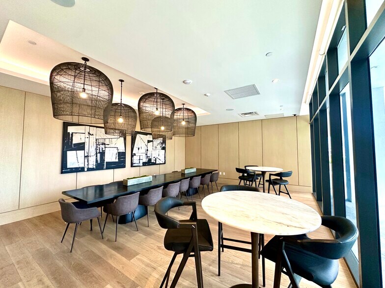 Building Photo - 1945 NW 3rd Ave