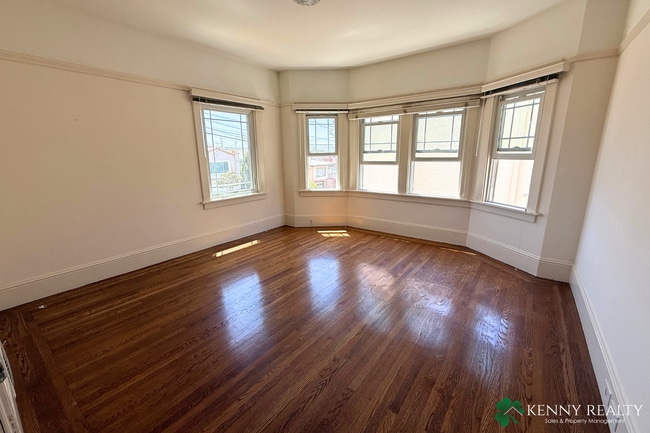 Building Photo - Spacious 3 Bedroom Home in Sign Hill Neighborhood in South San Francisco