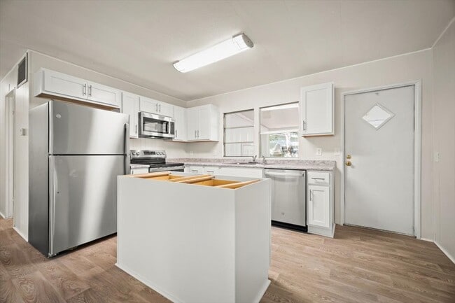 Building Photo - 1194 Harmony Dr S