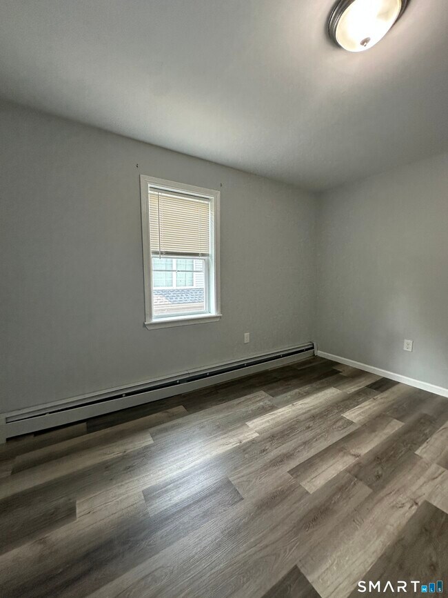 Building Photo - 178 Martin St