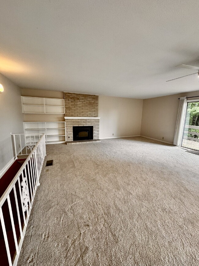 Building Photo - 15344 Dutchmans Dr