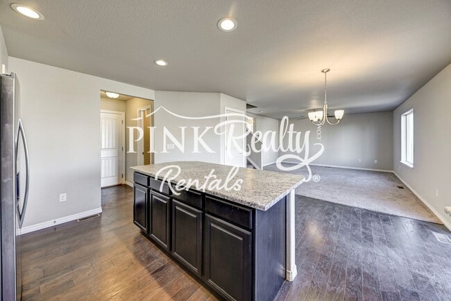 Building Photo - 10832 Yuba Dr