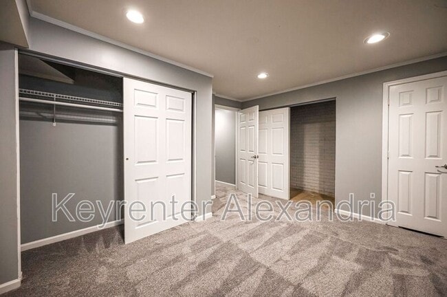 Building Photo - 7107 Tolliver St