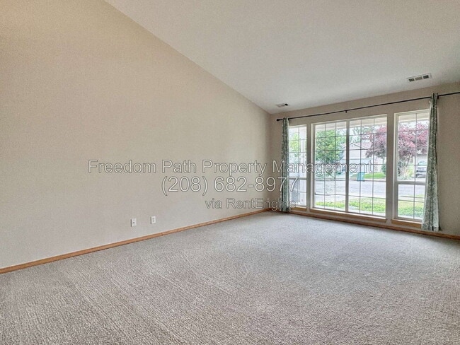 Building Photo - 500 E Sand Wedge Dr