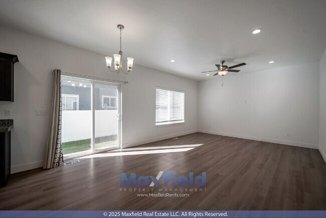 Building Photo - LEASE SPECIAL ! 4BD 3.5BTH 2GAR Home in Eagle Mountain