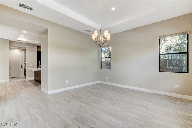 Building Photo - 64 Grey Feather Dr