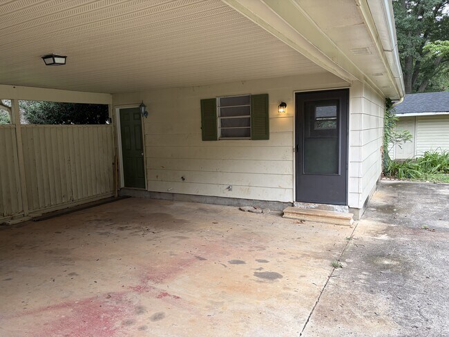 Building Photo - 2109 Villaret Dr SW