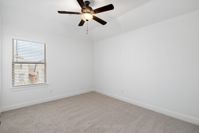 Building Photo - 2600 Chester Dr