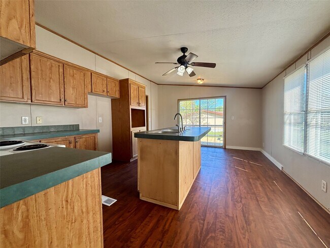 Building Photo - 11739 E Old Oak Trail