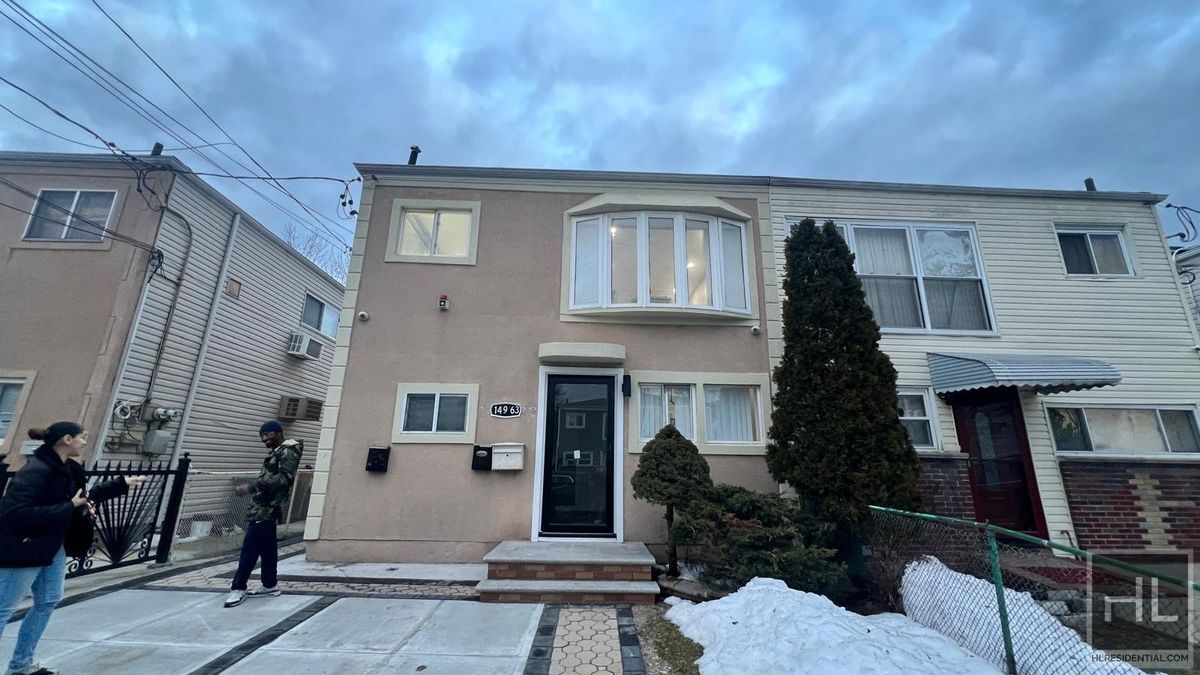 Building Photo - 256 STREET