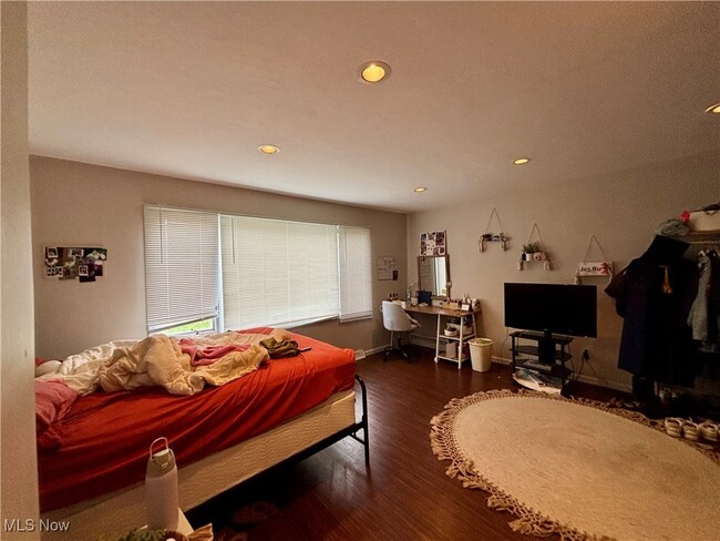 Building Photo - 4385 Baintree Rd