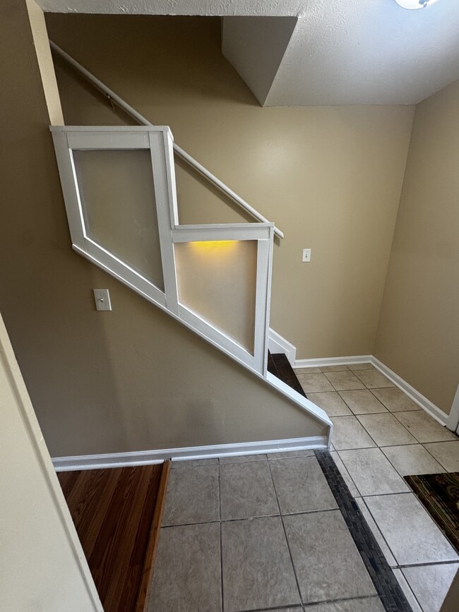 Building Photo - 127 Eaglewood Way