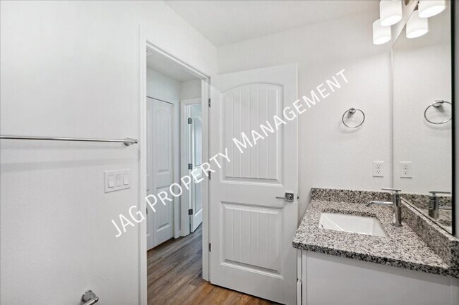 Building Photo - 174 Underwood Trl