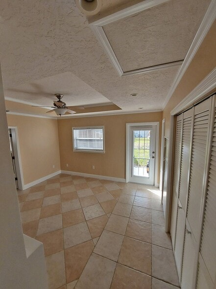 Building Photo - 344 Vesta Cir