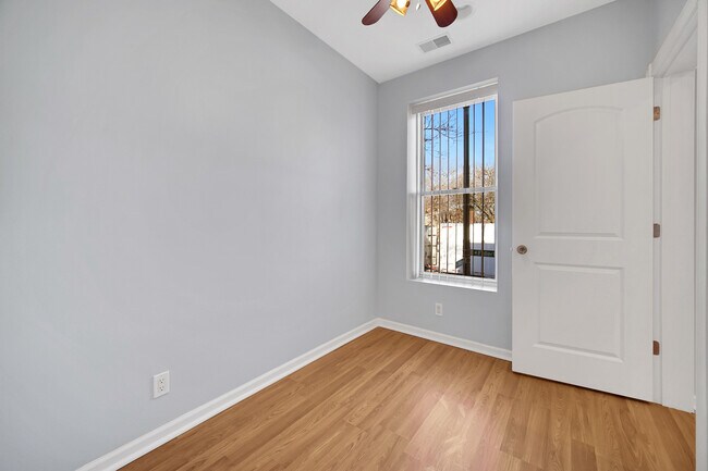 Building Photo - 2257 W Fullerton Ave