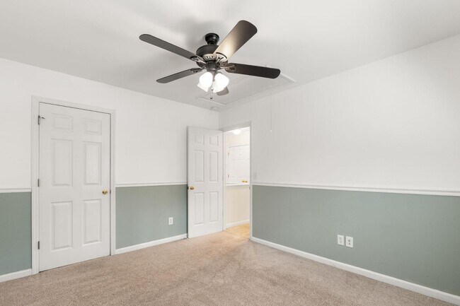 Building Photo - 129 Towering Pine Dr