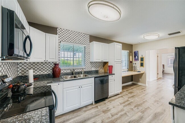 Building Photo - 1711 S 6th St