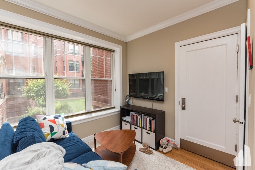 Building Photo - 2707 N Mildred Ave