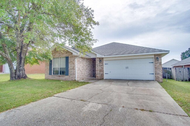 Building Photo - Available now – 3BR/2BA Patio Home with Fi...