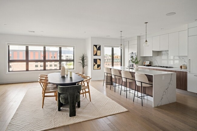 Building Photo - 51 Silver St