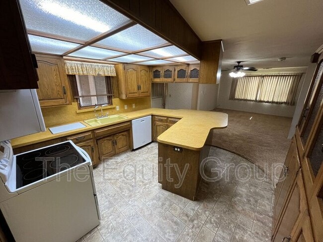 Building Photo - 228 W Teapot Dome Ave