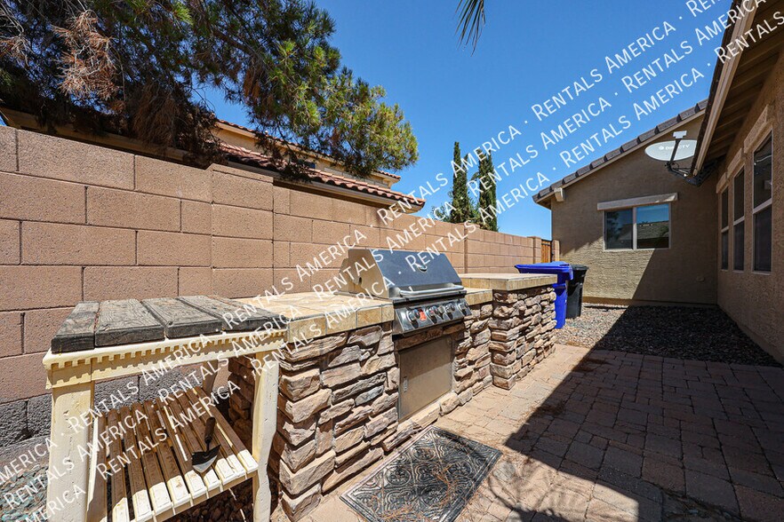 Building Photo - 869 E Waterview Pl