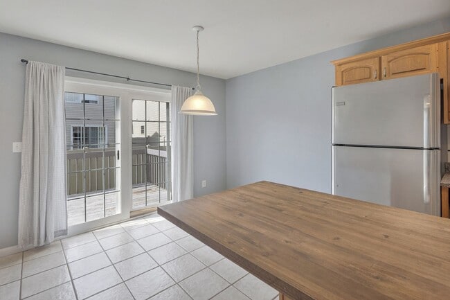 Building Photo - Turnberry Ridge – 3 Bedroom, 2.5 Bath Zero-Lot Home with 2-Car Garage