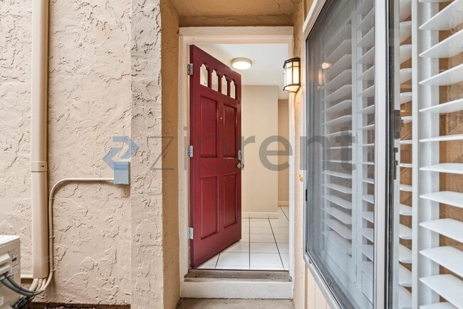 Building Photo - 502 Pine Wood Ln