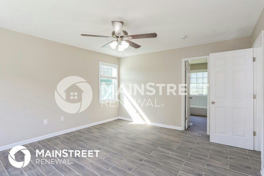 Building Photo - 214 S Red Oak Way