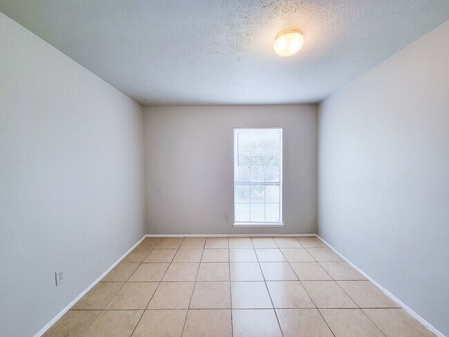 Building Photo - NICE 3 BEDROOM 1 BATH LEASE HOME IN RANCH COUNTRY HOCKLEY, TEXAS