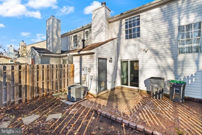 Building Photo - 309 Wind Ridge Dr