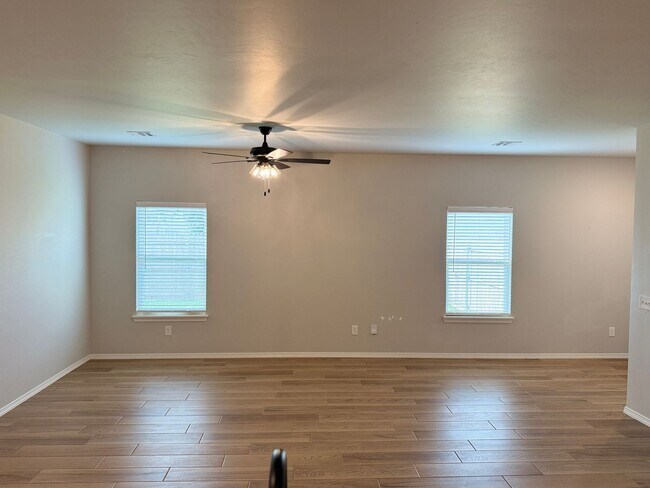 Building Photo - 4 West