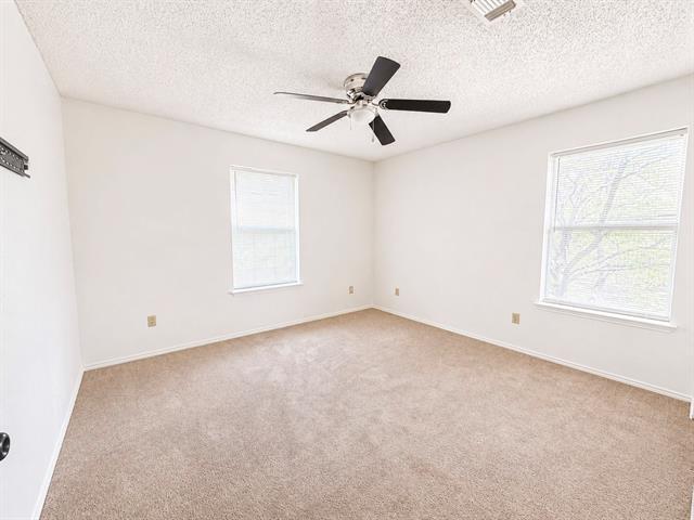 Building Photo - 824 Elm Falls Pl