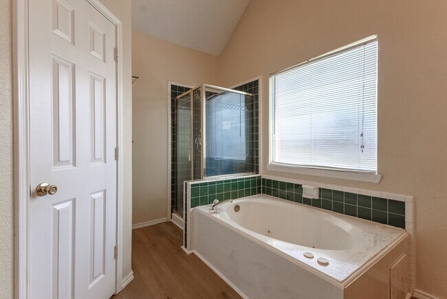 Building Photo - 7414 Westhaven Dr