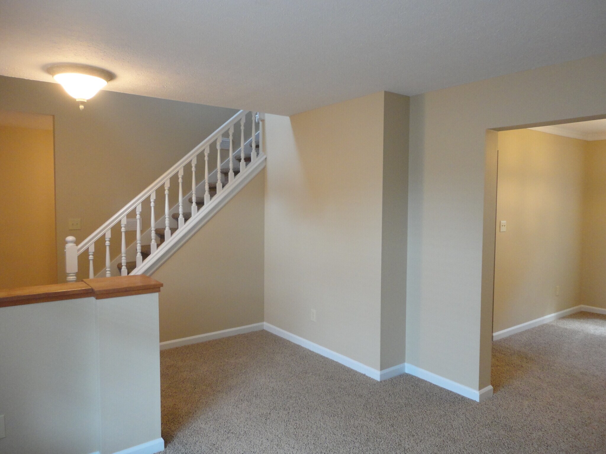 Building Photo - 620 Crystal Woods Cir