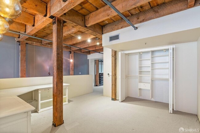 Building Photo - 650 Delancey St