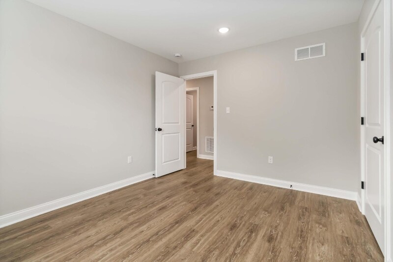 Building Photo - 418-420 Nandino Cir