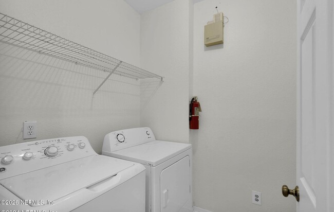 Building Photo - 13810 Sutton Park Dr N