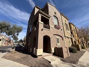 Building Photo - 900 S 94th St