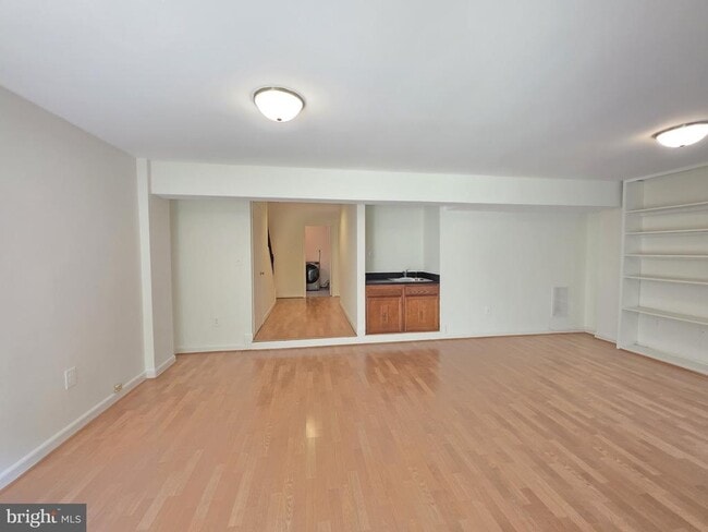 Building Photo - 5814 Tudor Ln