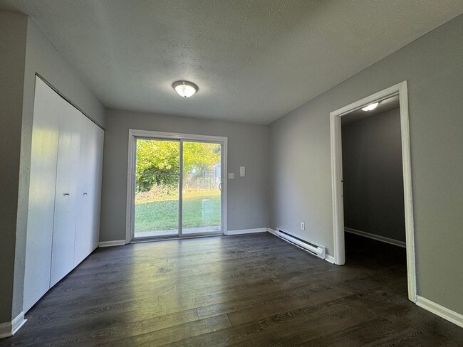 Building Photo - 531 Toner St