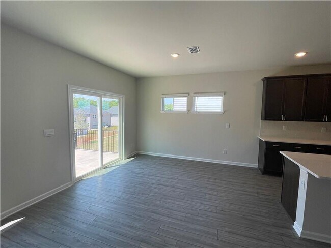 Building Photo - 128 Longleaf St