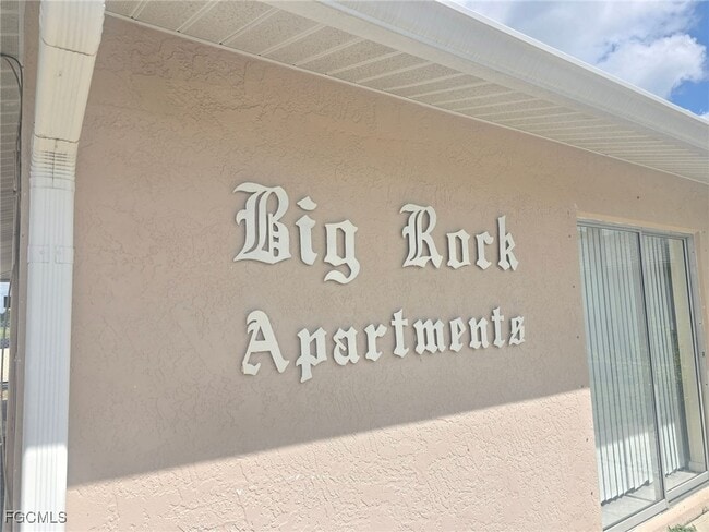 Building Photo - 3815 SE 15th Pl