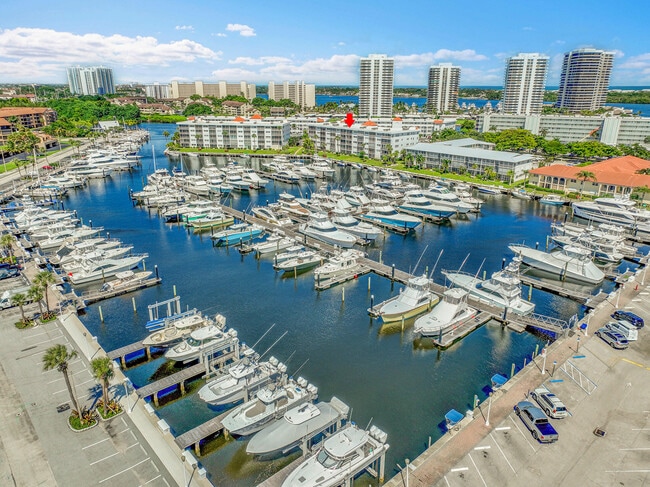 Building Photo - 29 Yacht Club Dr