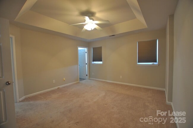 Building Photo - 4923 Sunburst Ln