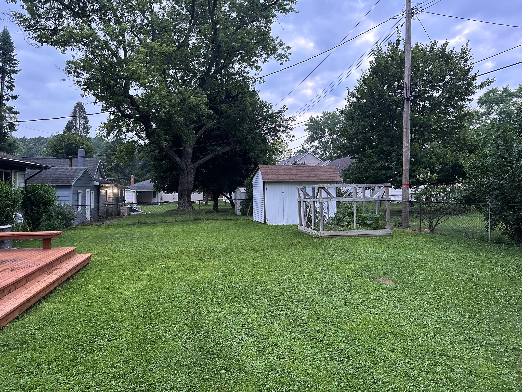 Building Photo - 3589 Knollview Ave