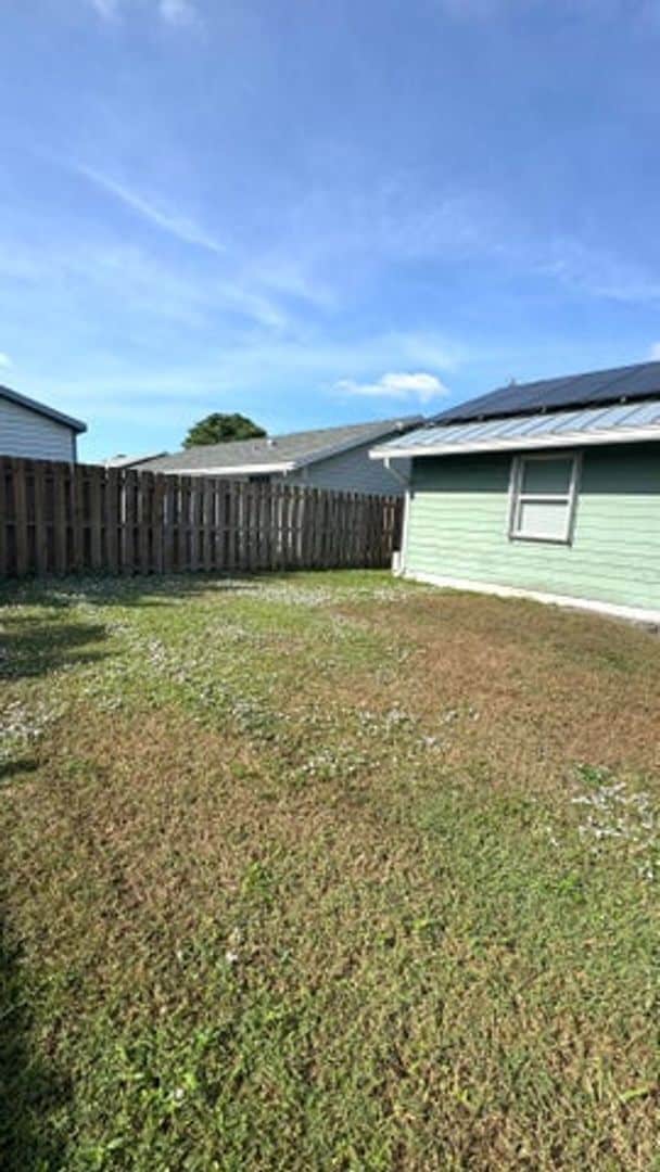 Building Photo - 5149 El Claro Cir