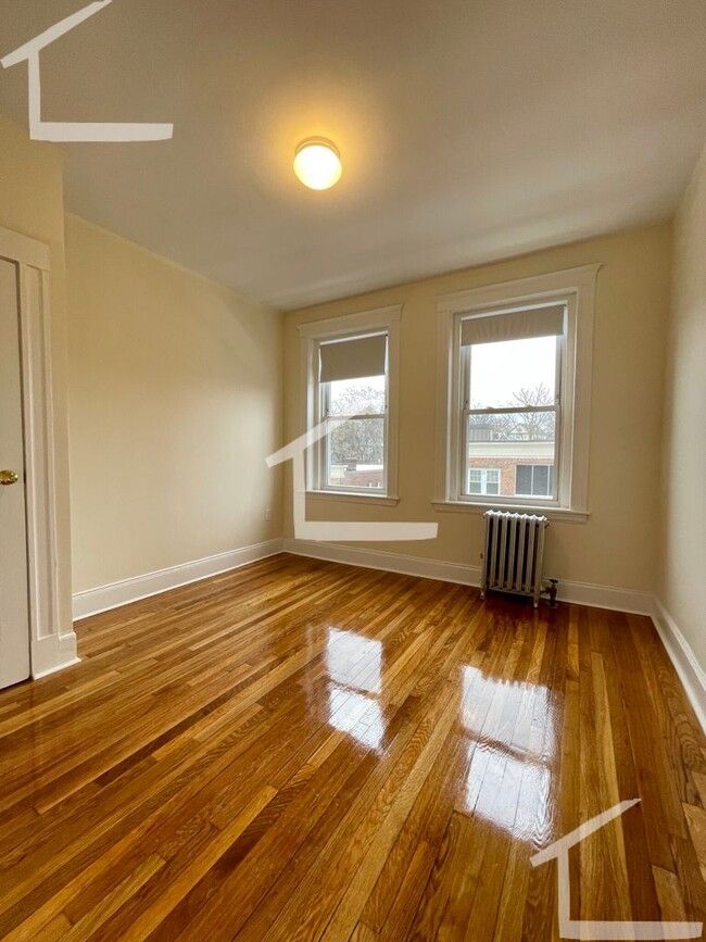 Building Photo - No Brokers Fee, No Security Deposit, Heat, Hot Water Included, Laundry on a Site