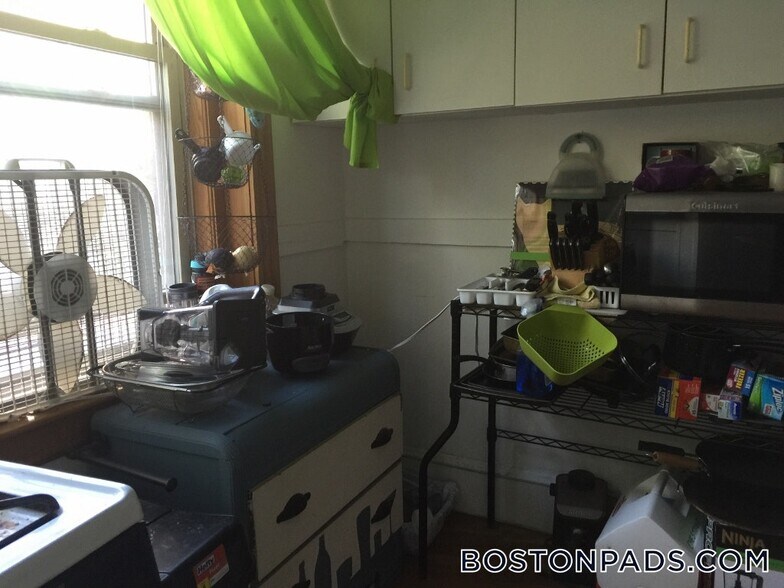 Building Photo - 99 Hancock St